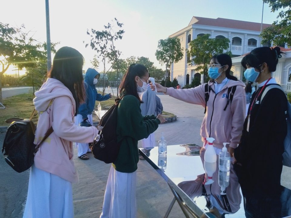 Tây Ninh: Dự kiến cho học sinh trở lại trường theo 3 đợt 01