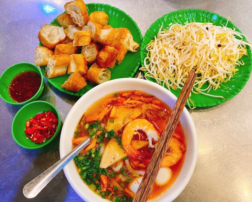 4 chỗ bán bánh canh cua thơm ngon khó cưỡng tại Tây Ninh 02